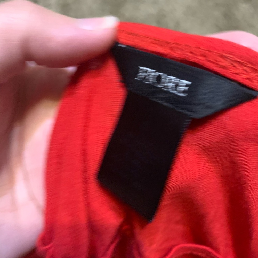 Red top - Picture 2 of 2